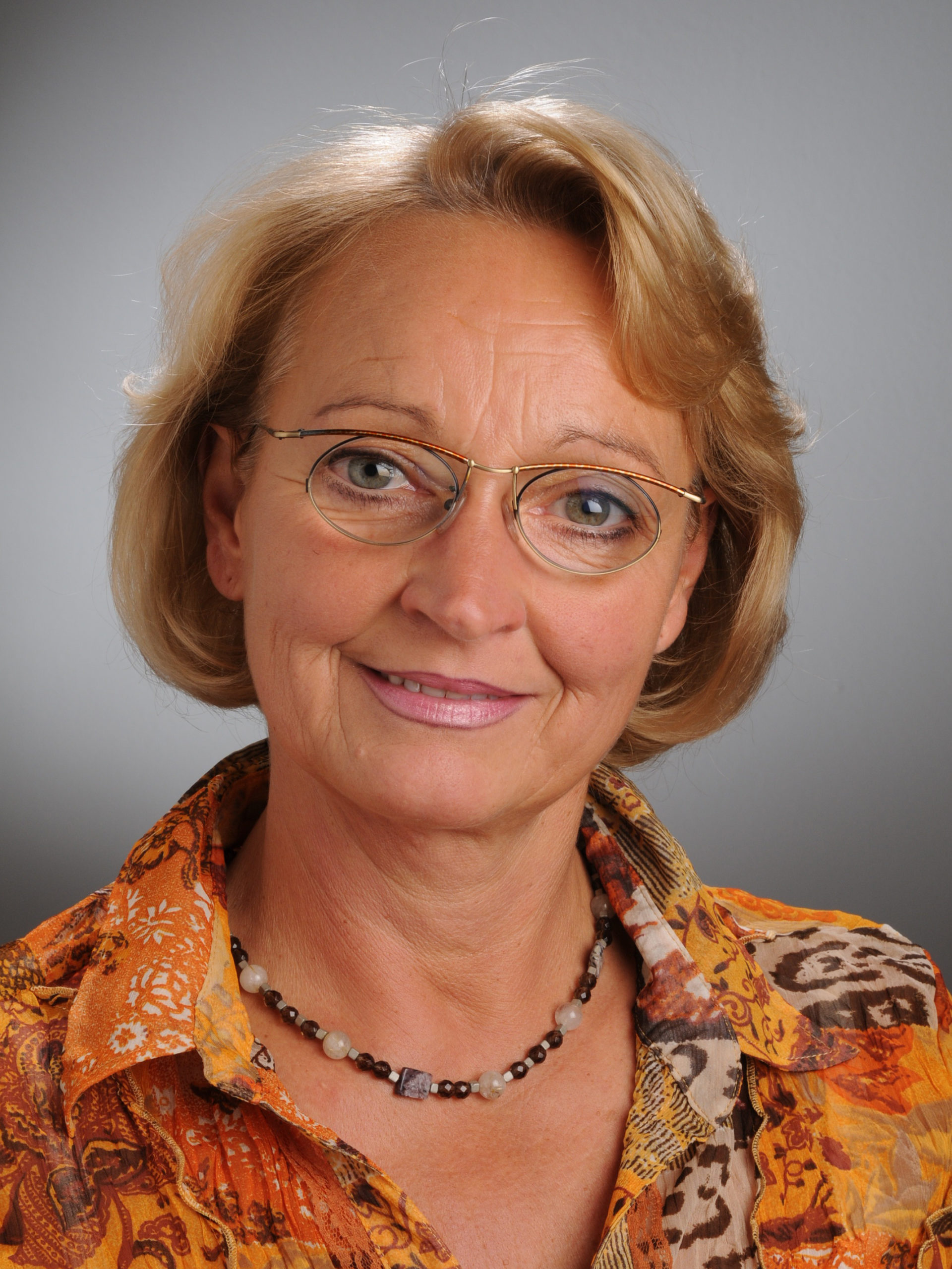 KARIN MAGDIC