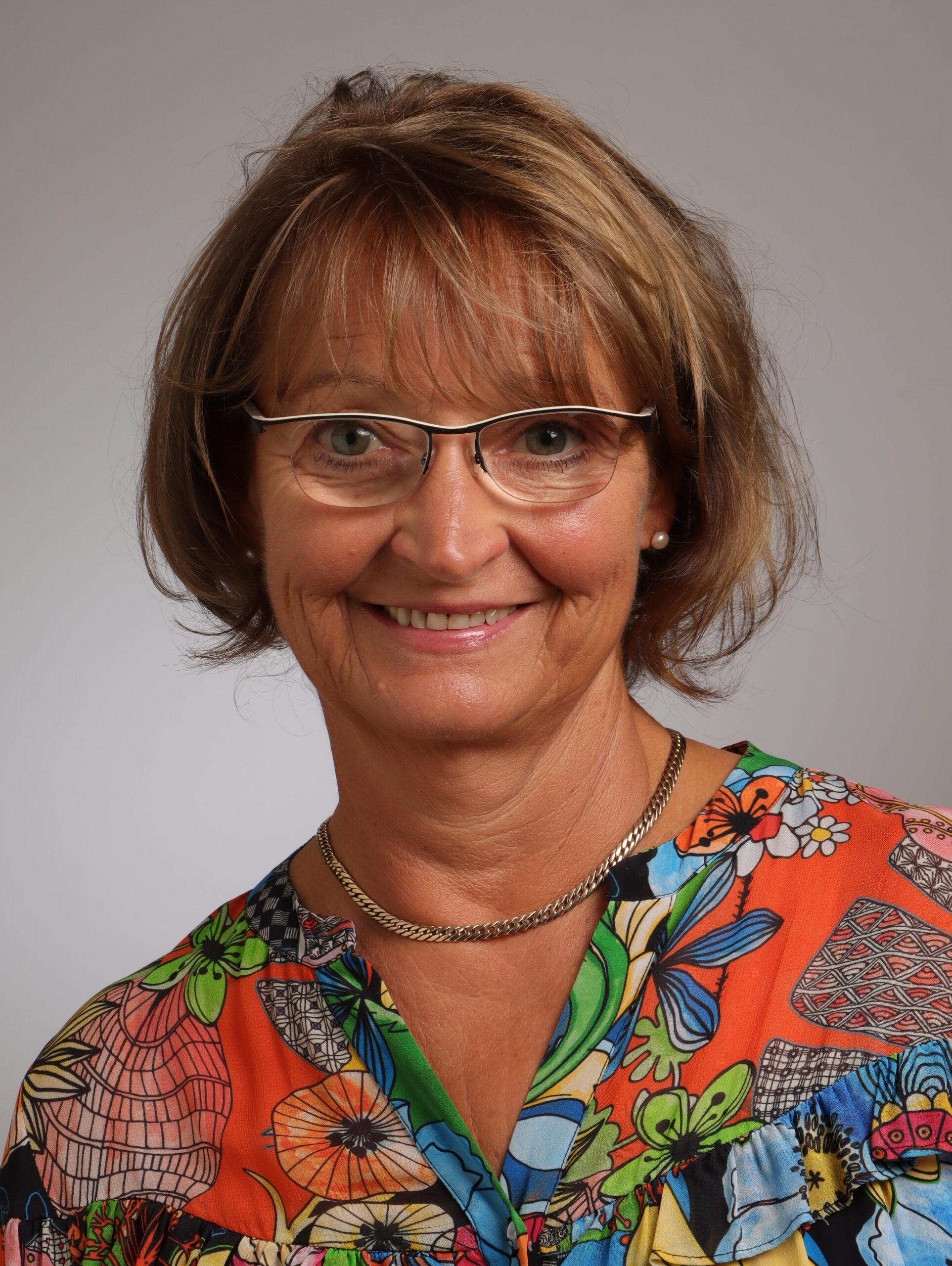 KARIN MAGDIC